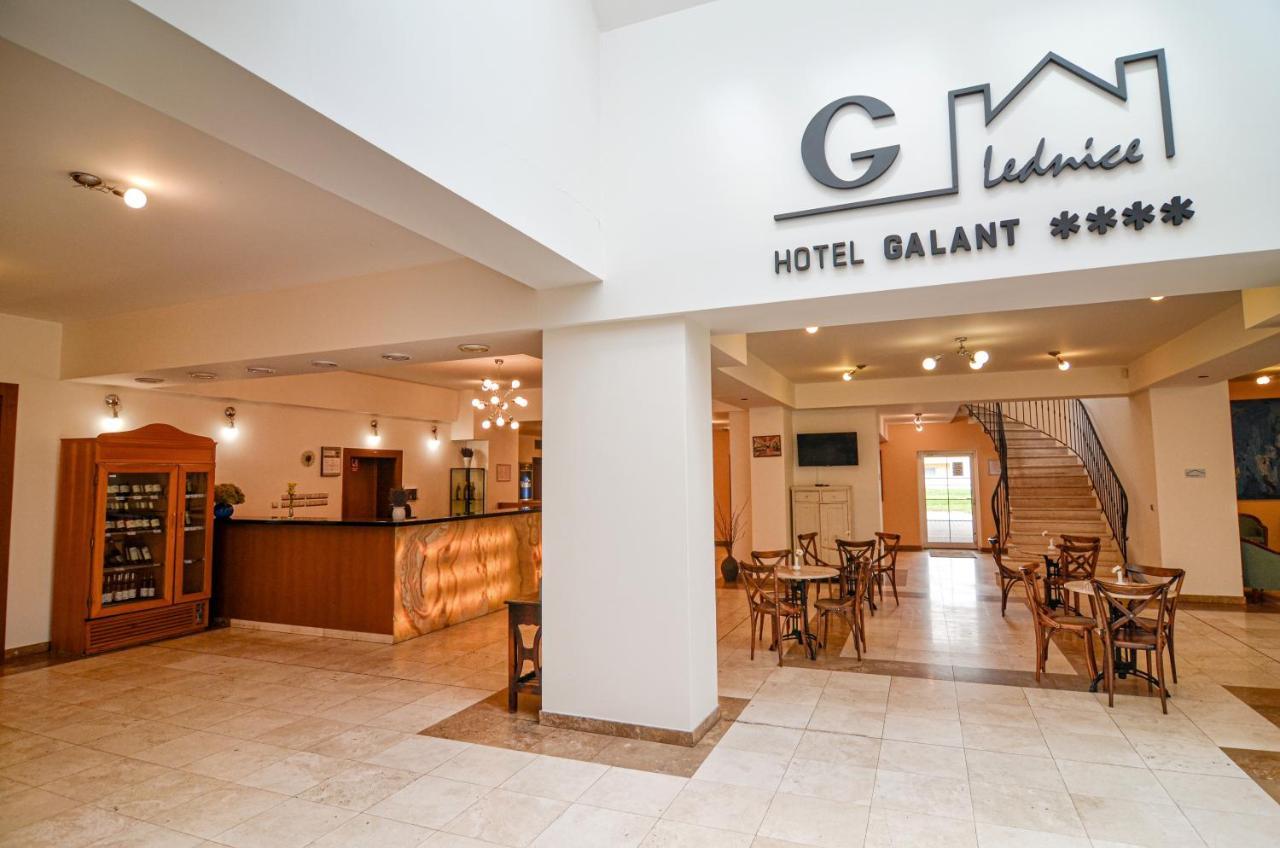 Hotel Galant Lednice Exteriör bild